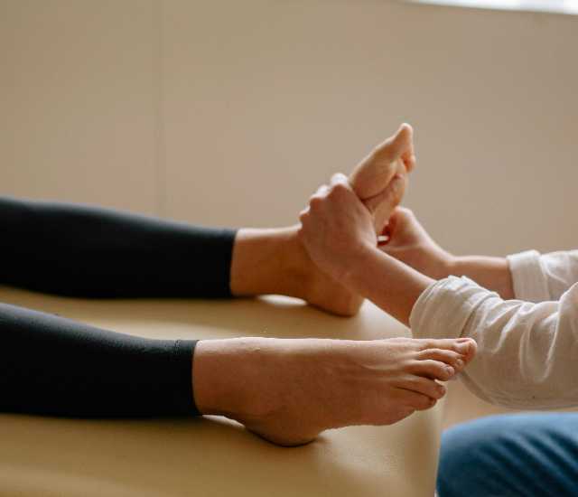 Zone-Reflexology4_640x550